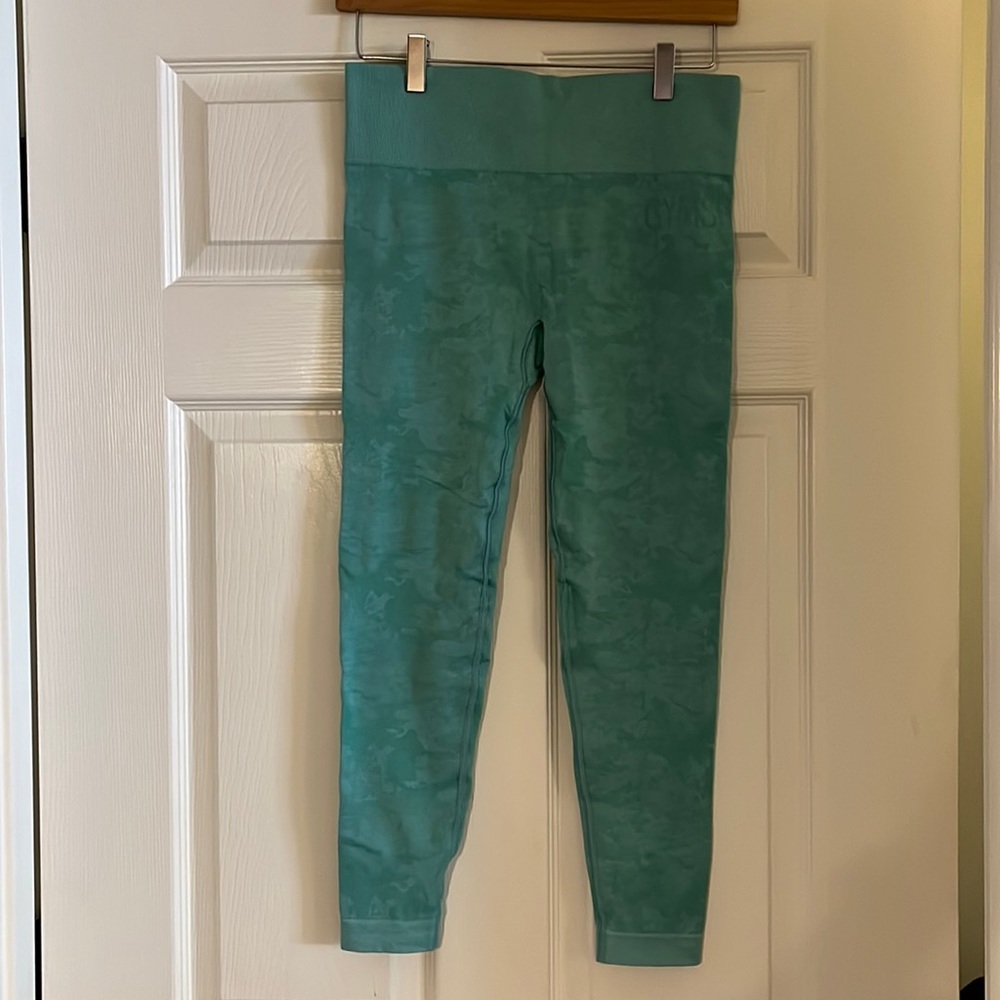 Like new, seamless Gymshark leggings.